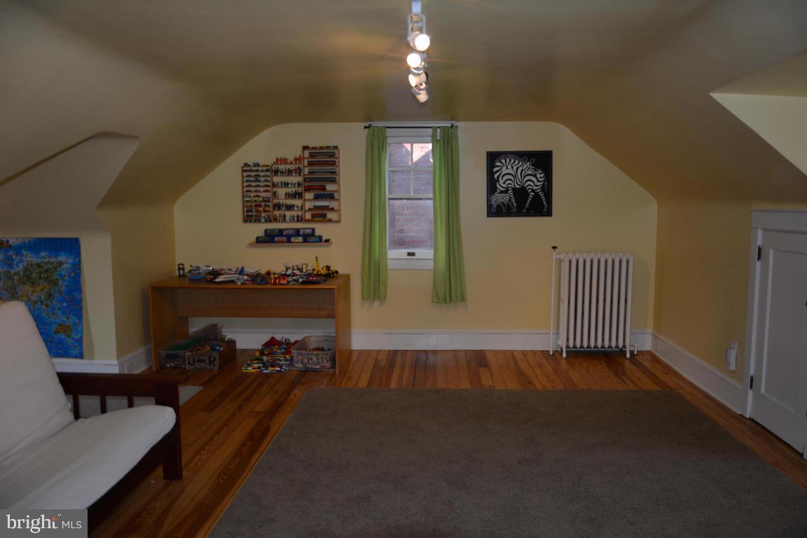 COLLEGE PARK - Residential