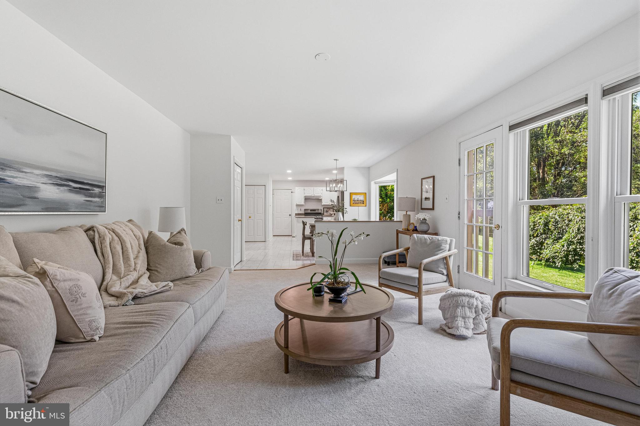 FLORIS DOWNS - Residential