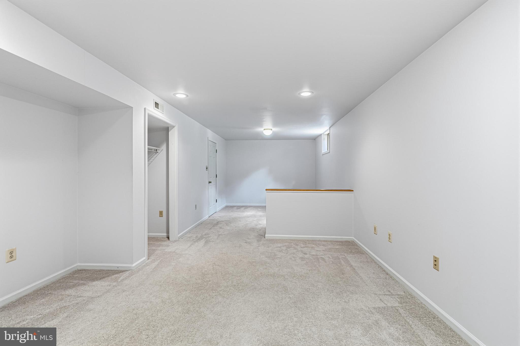 FLORIS DOWNS - Residential