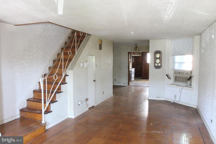 PHILADELPHIA (WEST) - Residential