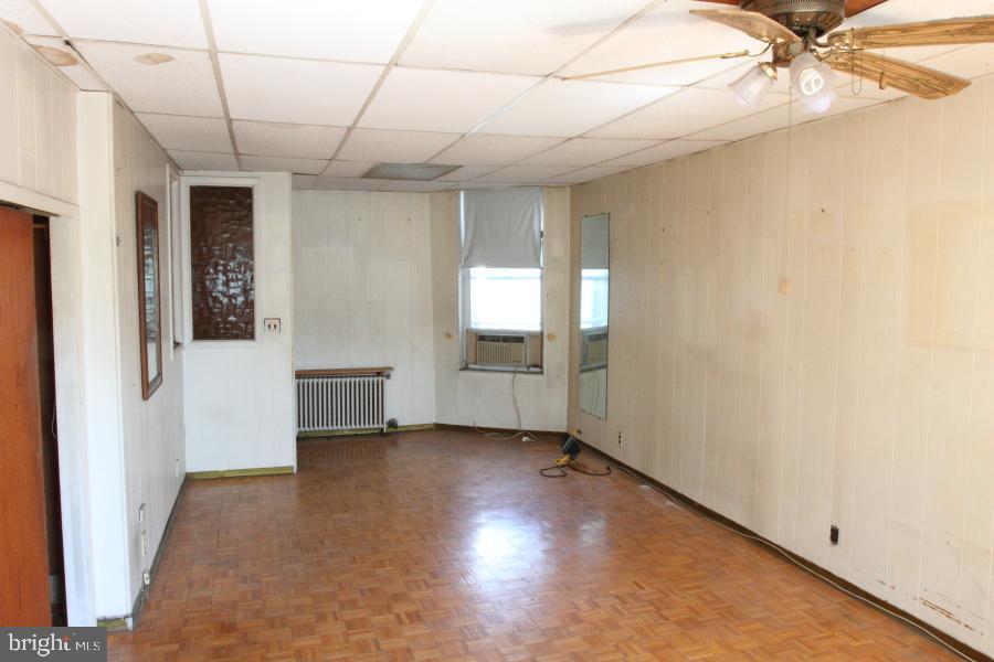 PHILADELPHIA (WEST) - Residential