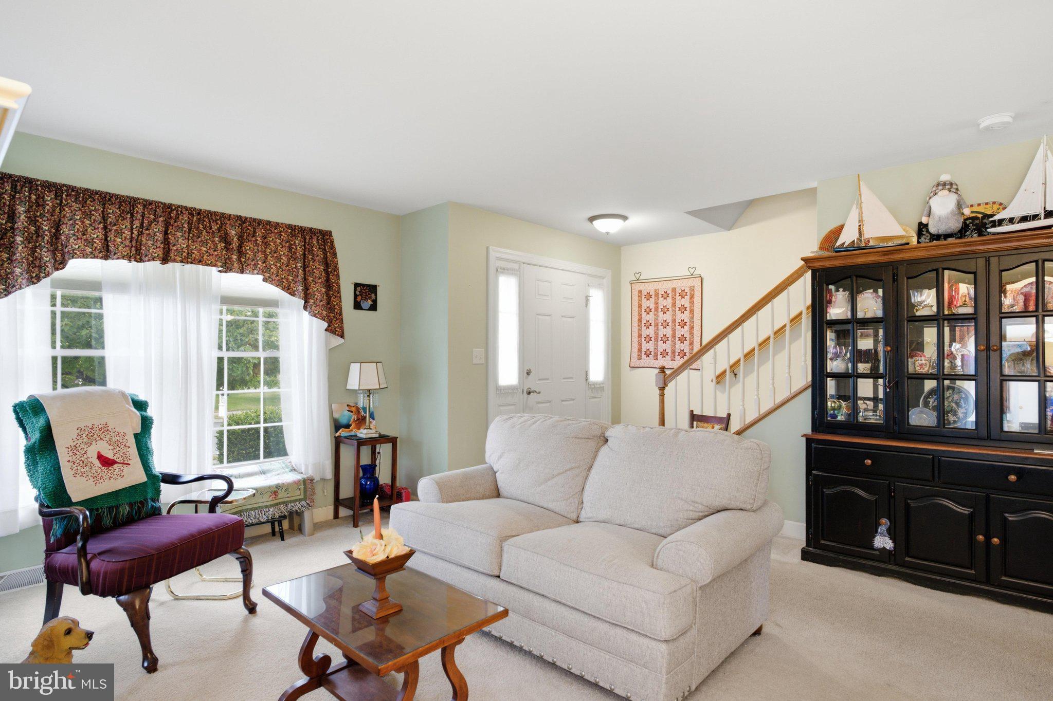 MOUNT JOY - Residential