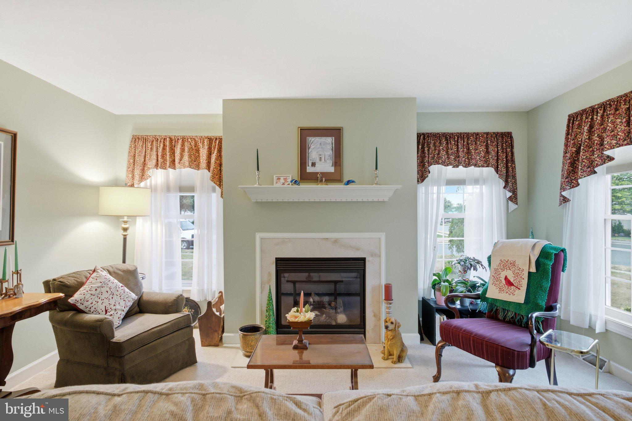 MOUNT JOY - Residential