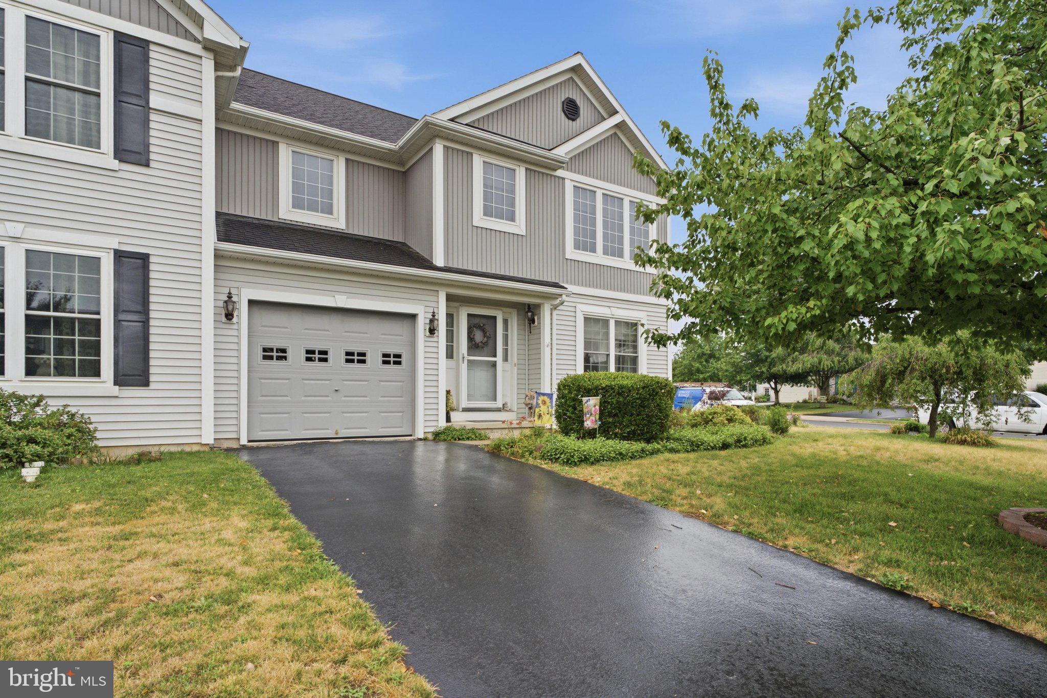 MOUNT JOY - Residential