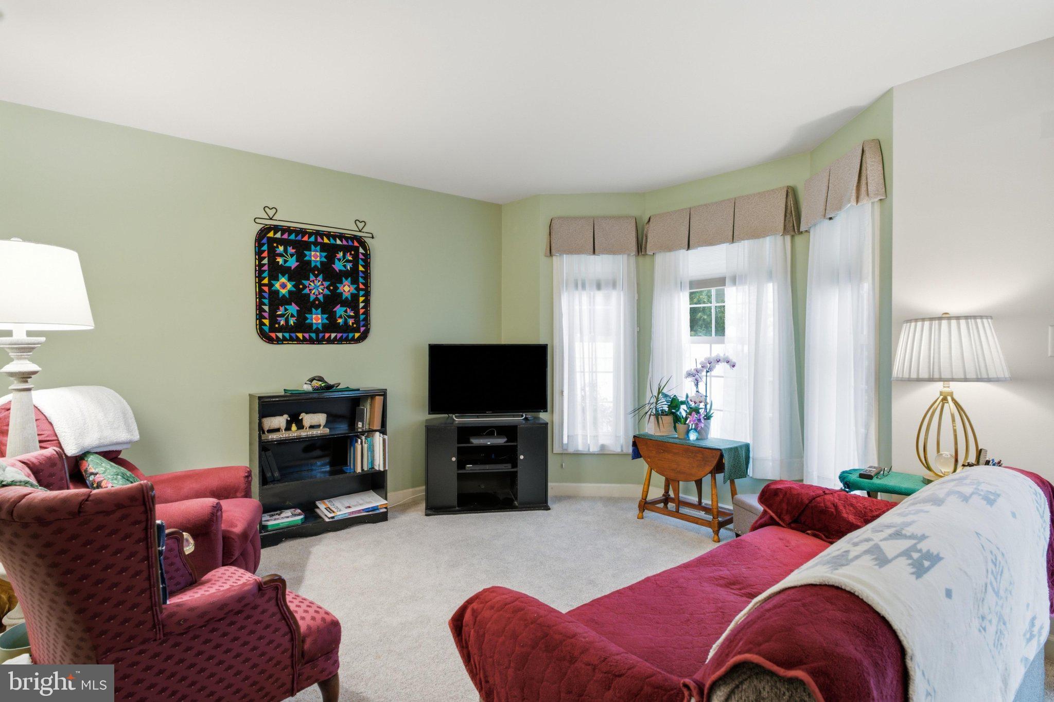 MOUNT JOY - Residential