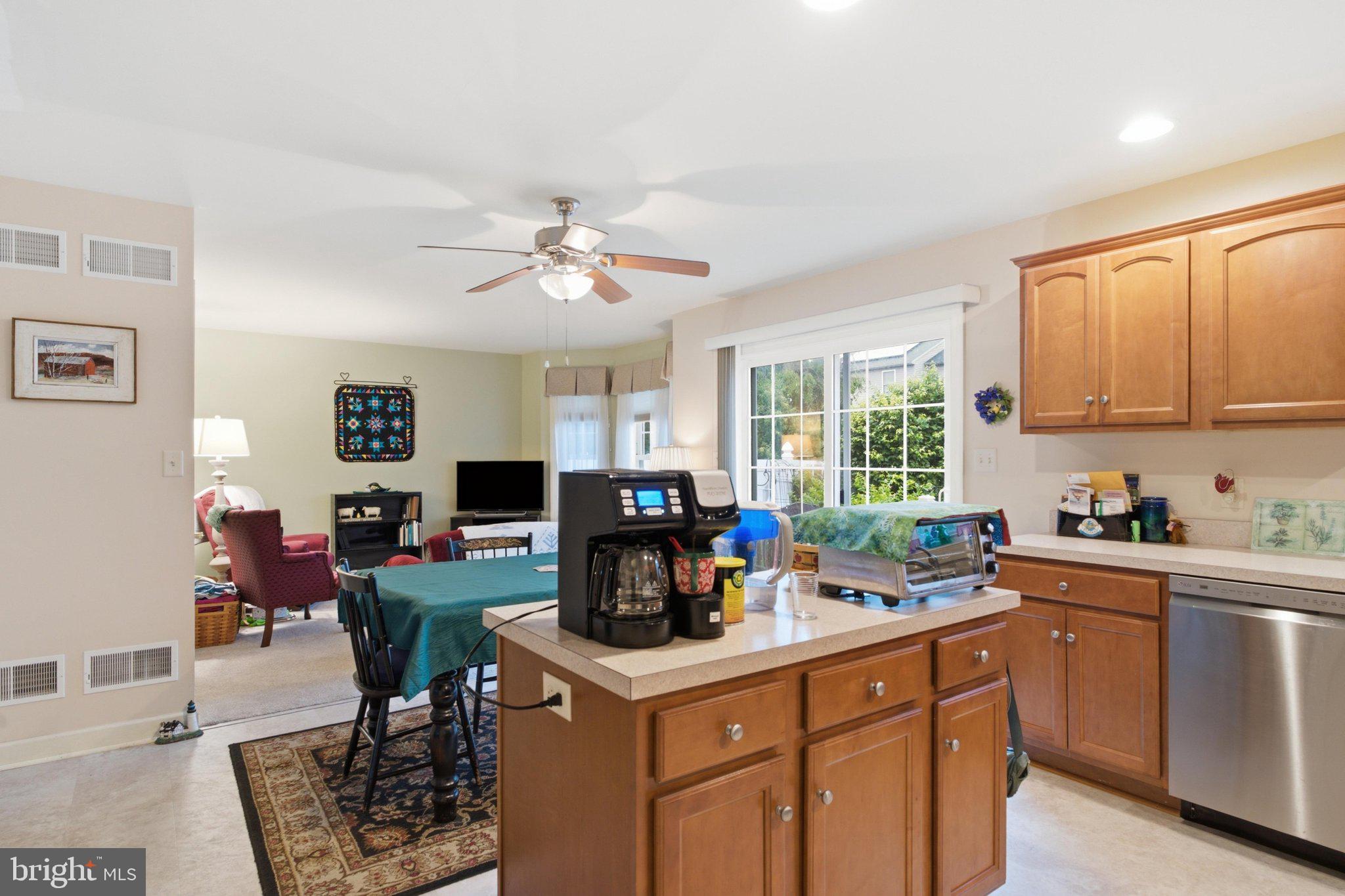 MOUNT JOY - Residential
