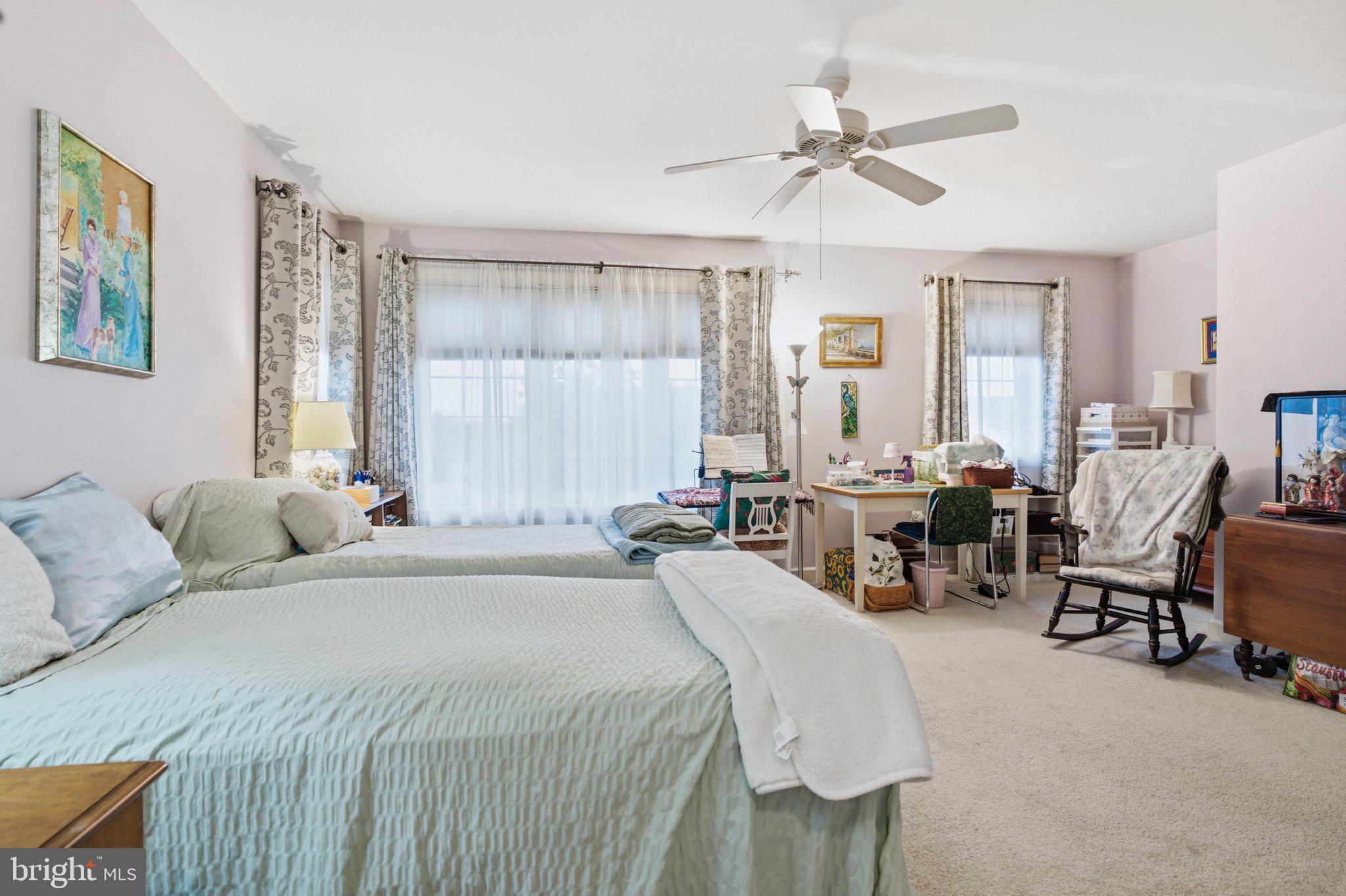 MOUNT JOY - Residential