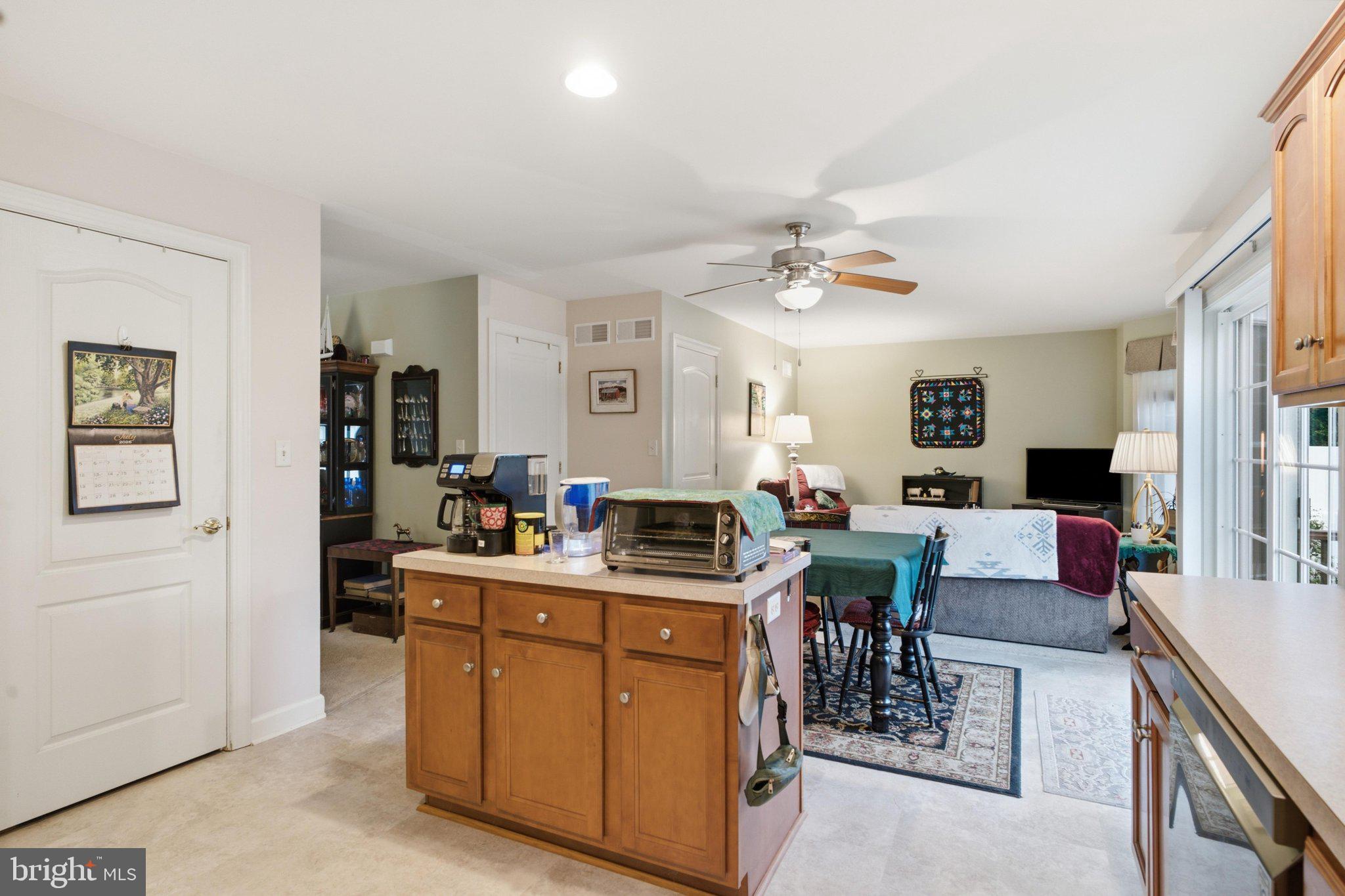 MOUNT JOY - Residential