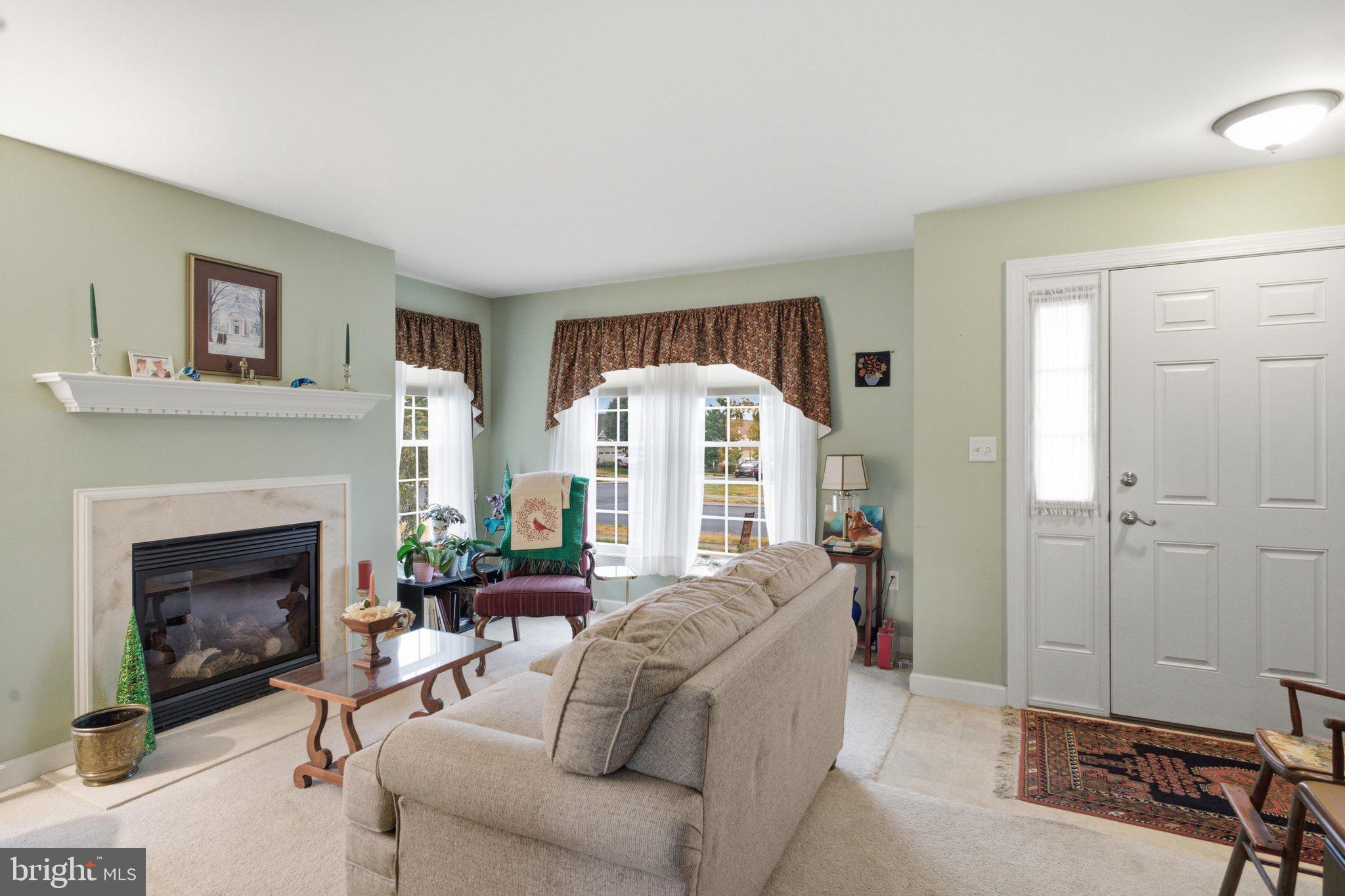 MOUNT JOY - Residential