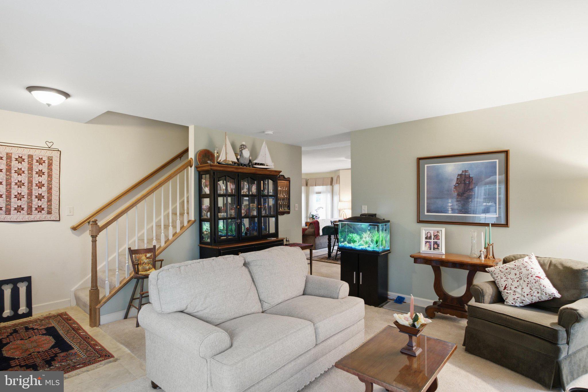 MOUNT JOY - Residential