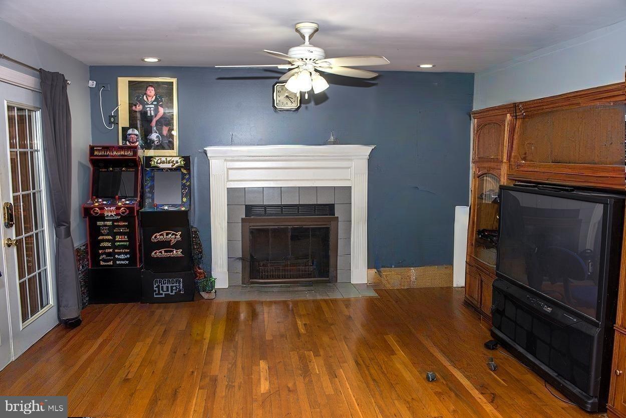 CENTREVILLE - Residential