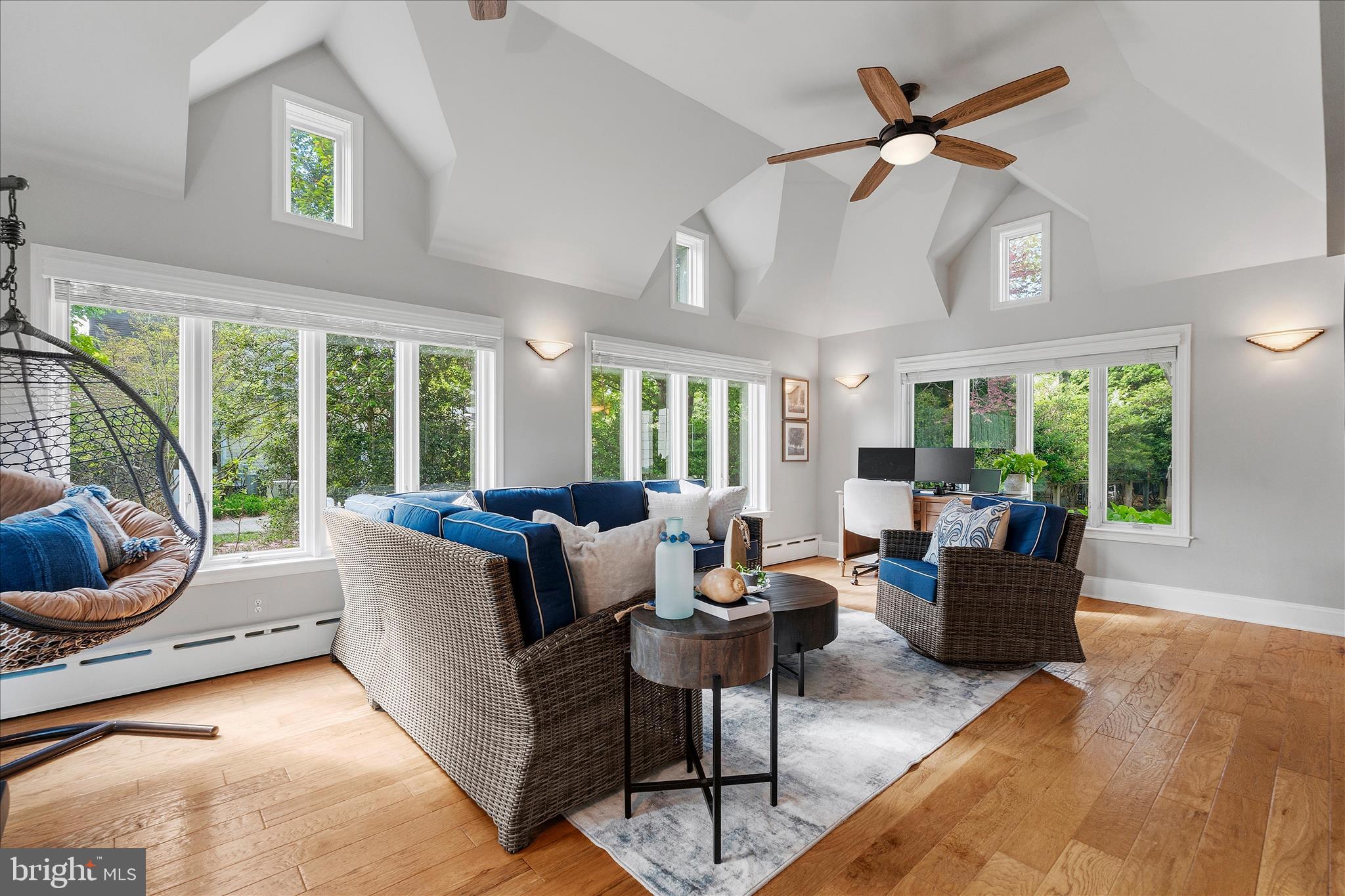 PENDENNIS MOUNT - Residential