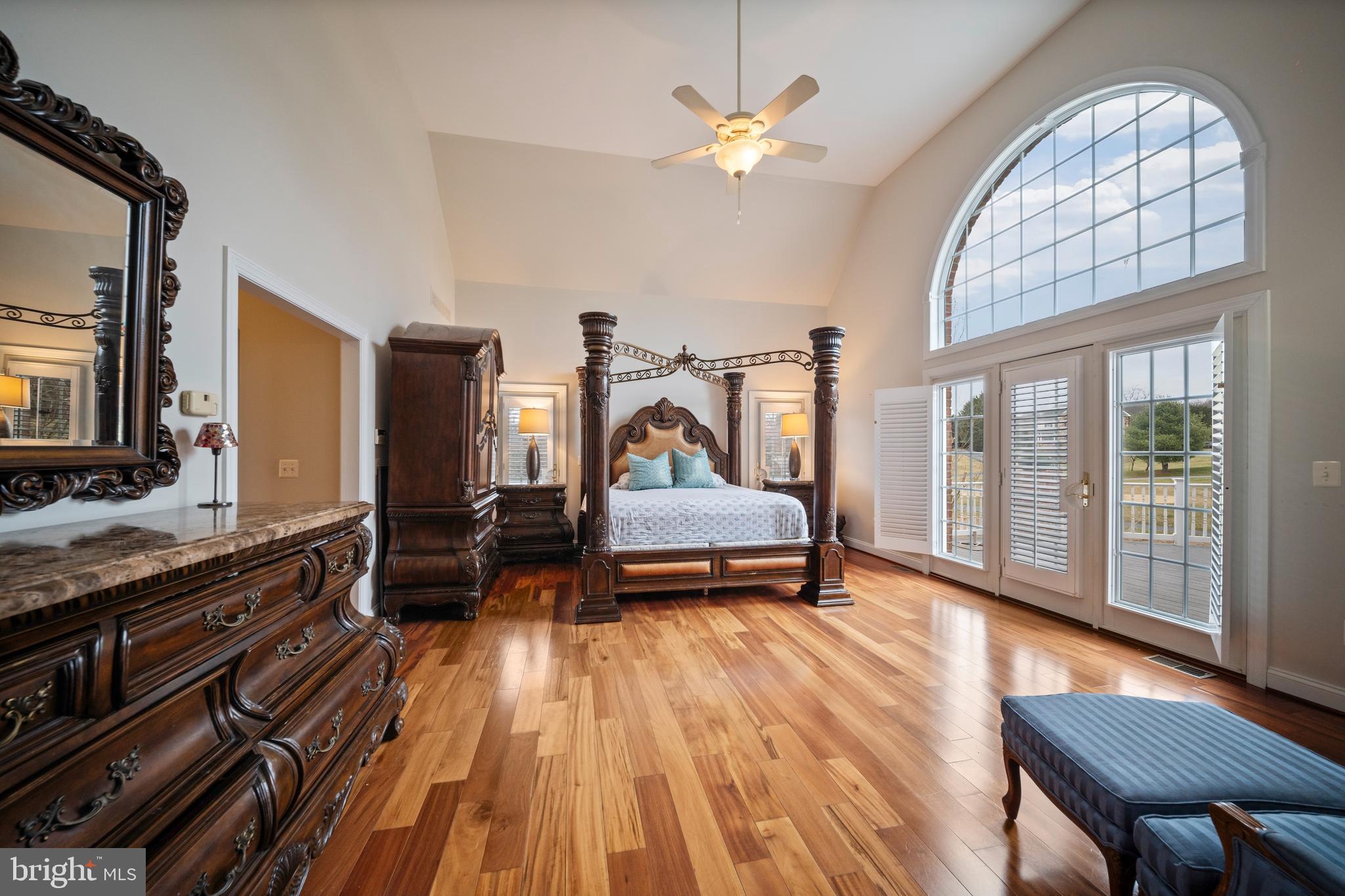 HAYFIELDS MANOR - Residential