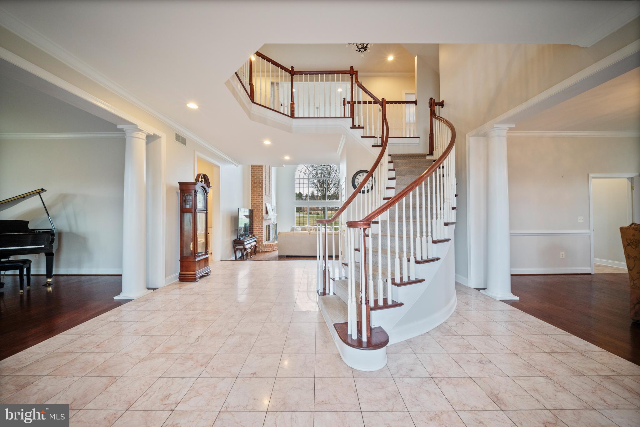 HAYFIELDS MANOR - Residential