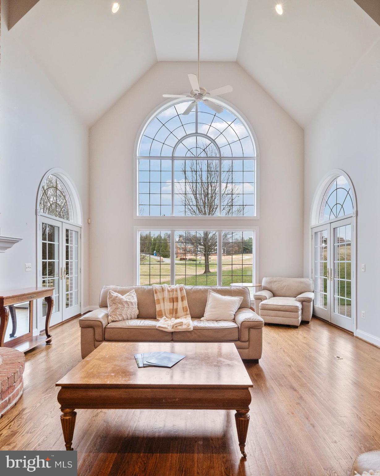 HAYFIELDS MANOR - Residential