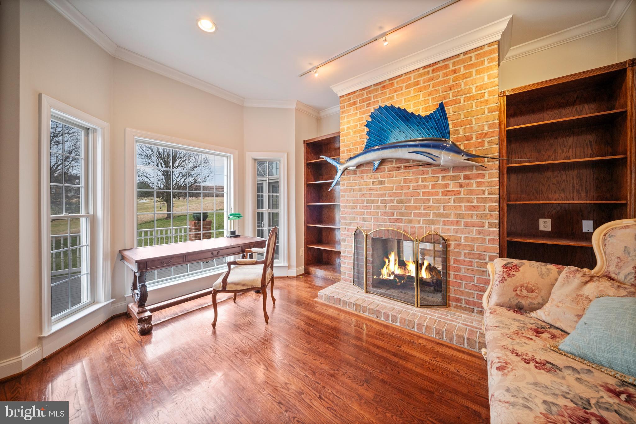 HAYFIELDS MANOR - Residential