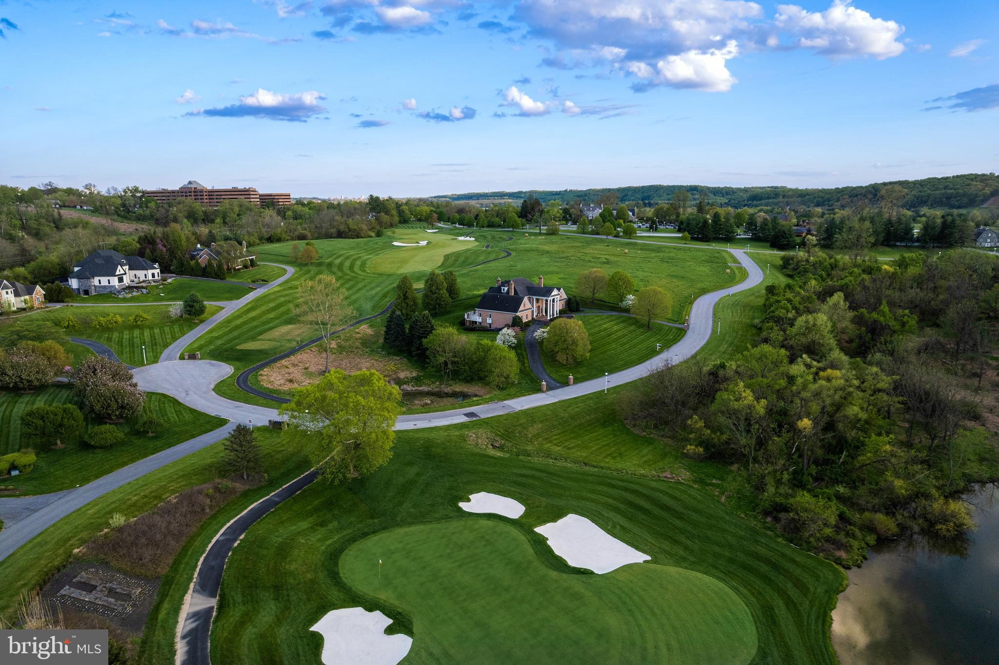 HAYFIELDS MANOR - Residential
