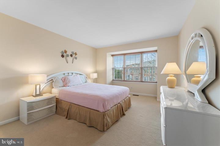 POTOMAC LAKES - Residential Lease