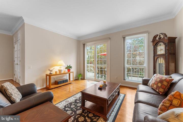 POTOMAC LAKES - Residential Lease