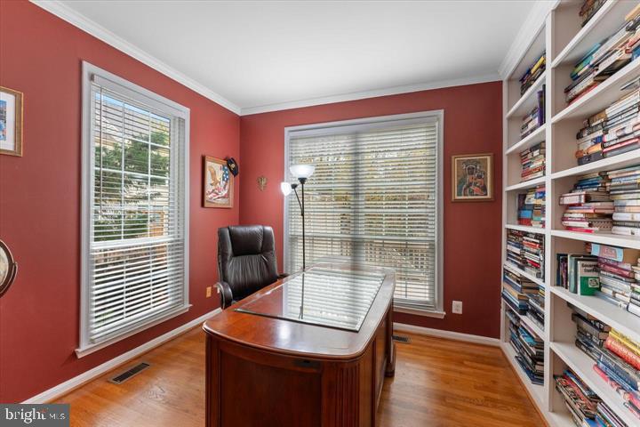 POTOMAC LAKES - Residential Lease