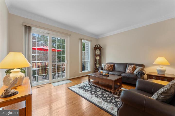 POTOMAC LAKES - Residential Lease