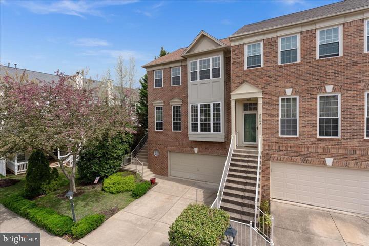 POTOMAC LAKES - Residential Lease
