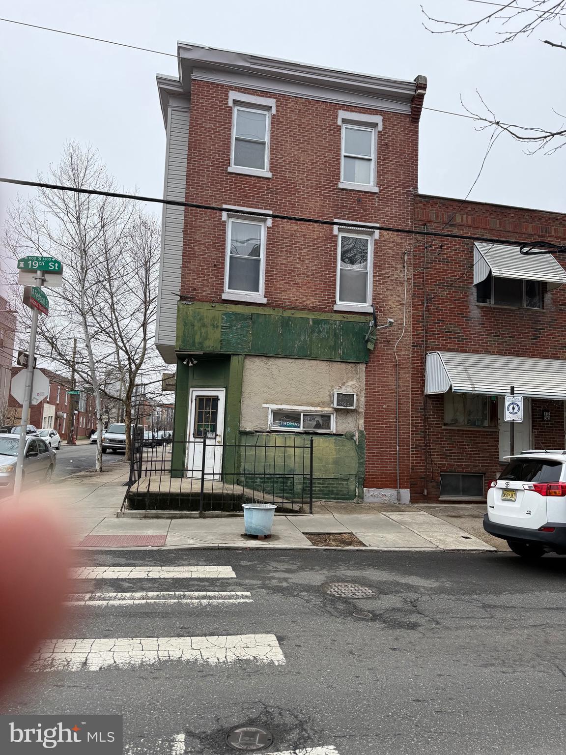 POINT BREEZE - Residential Income
