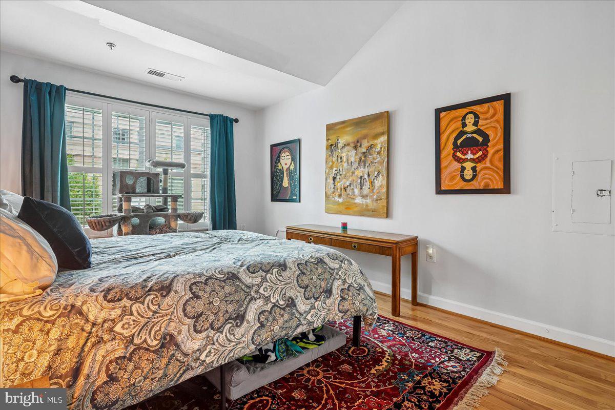 COURTHOUSE HILL - Residential