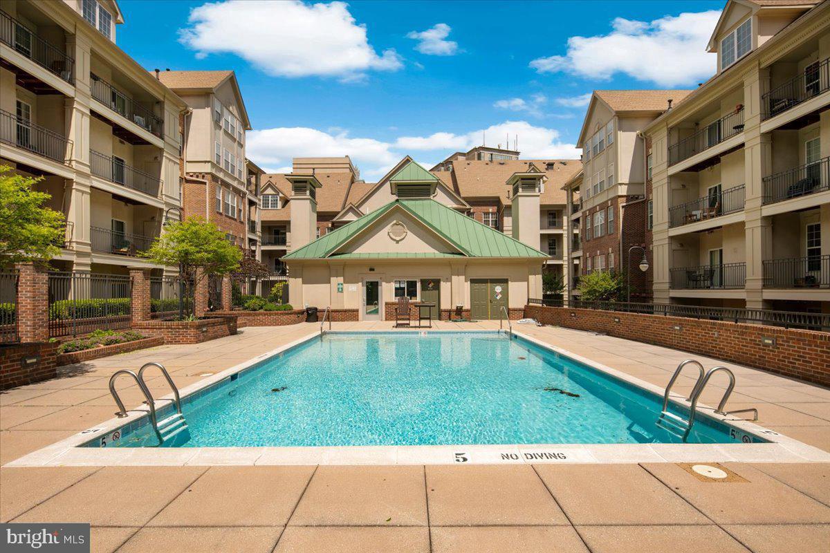 COURTHOUSE HILL - Residential