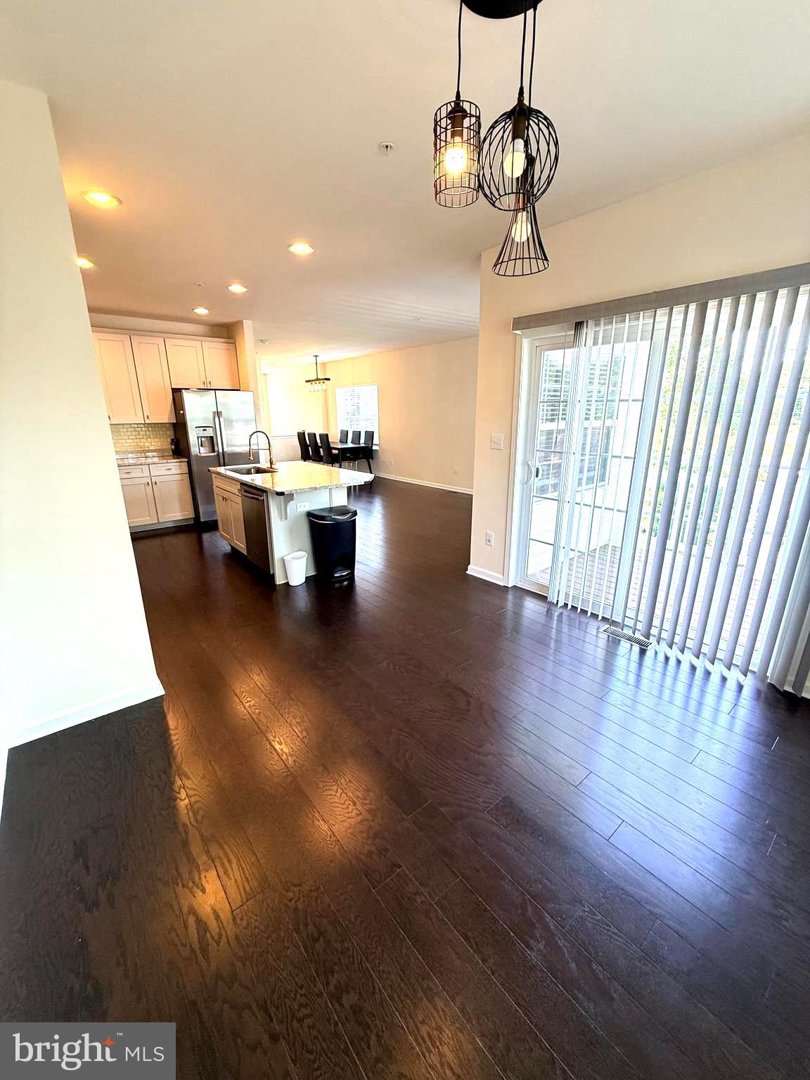 HIGH GROVE - Residential