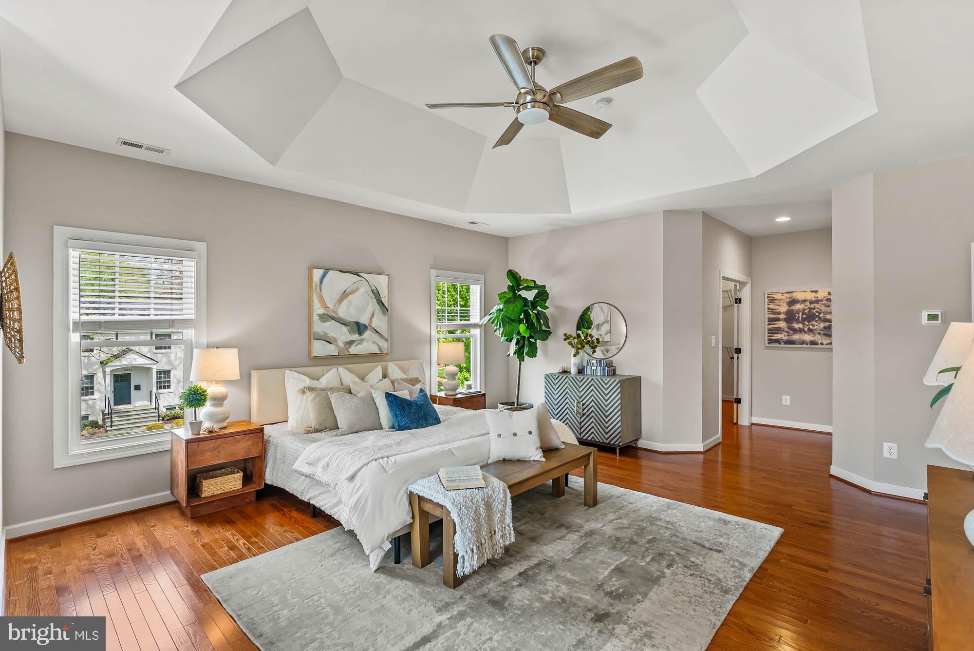 COUNTRY CLUB MANOR - Residential
