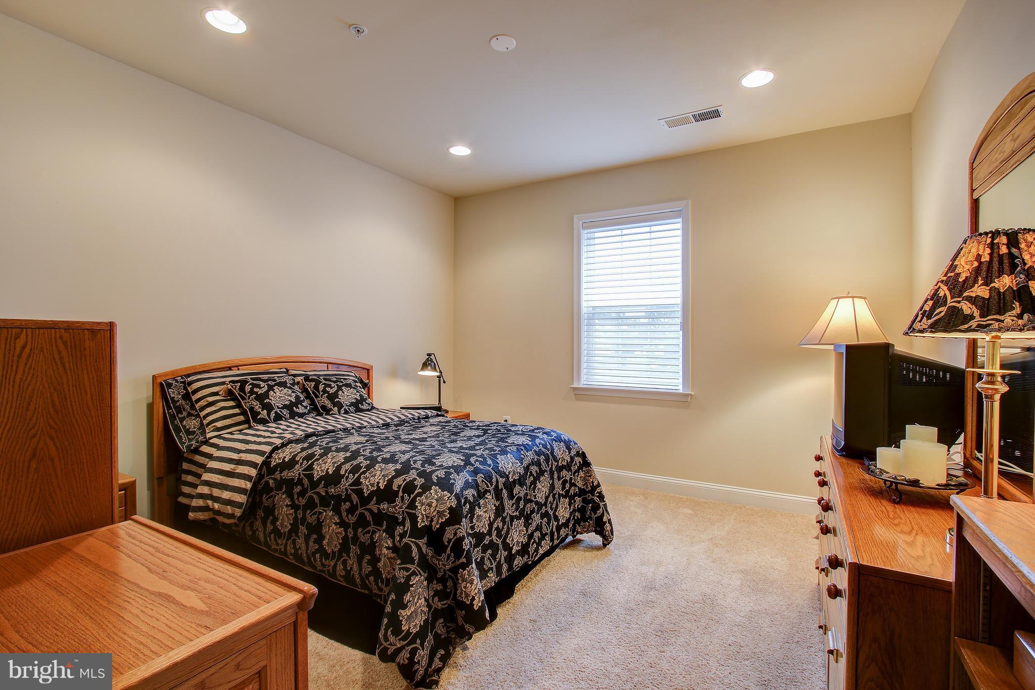 KING FARM BAILEYS COMMON - Residential