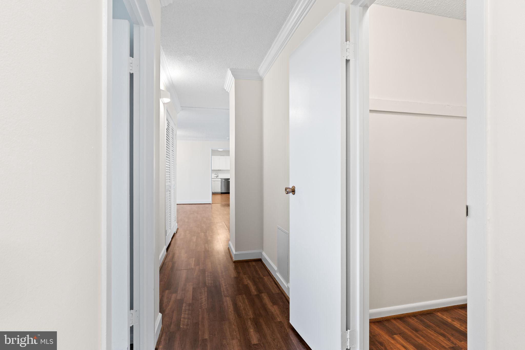 WESTLAKE TOWERS - Residential