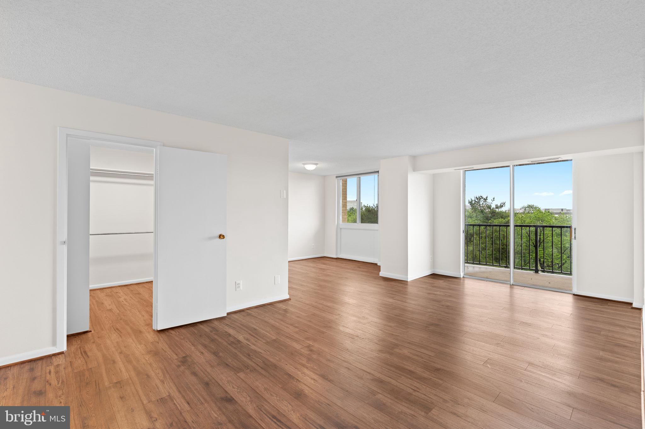 WESTLAKE TOWERS - Residential
