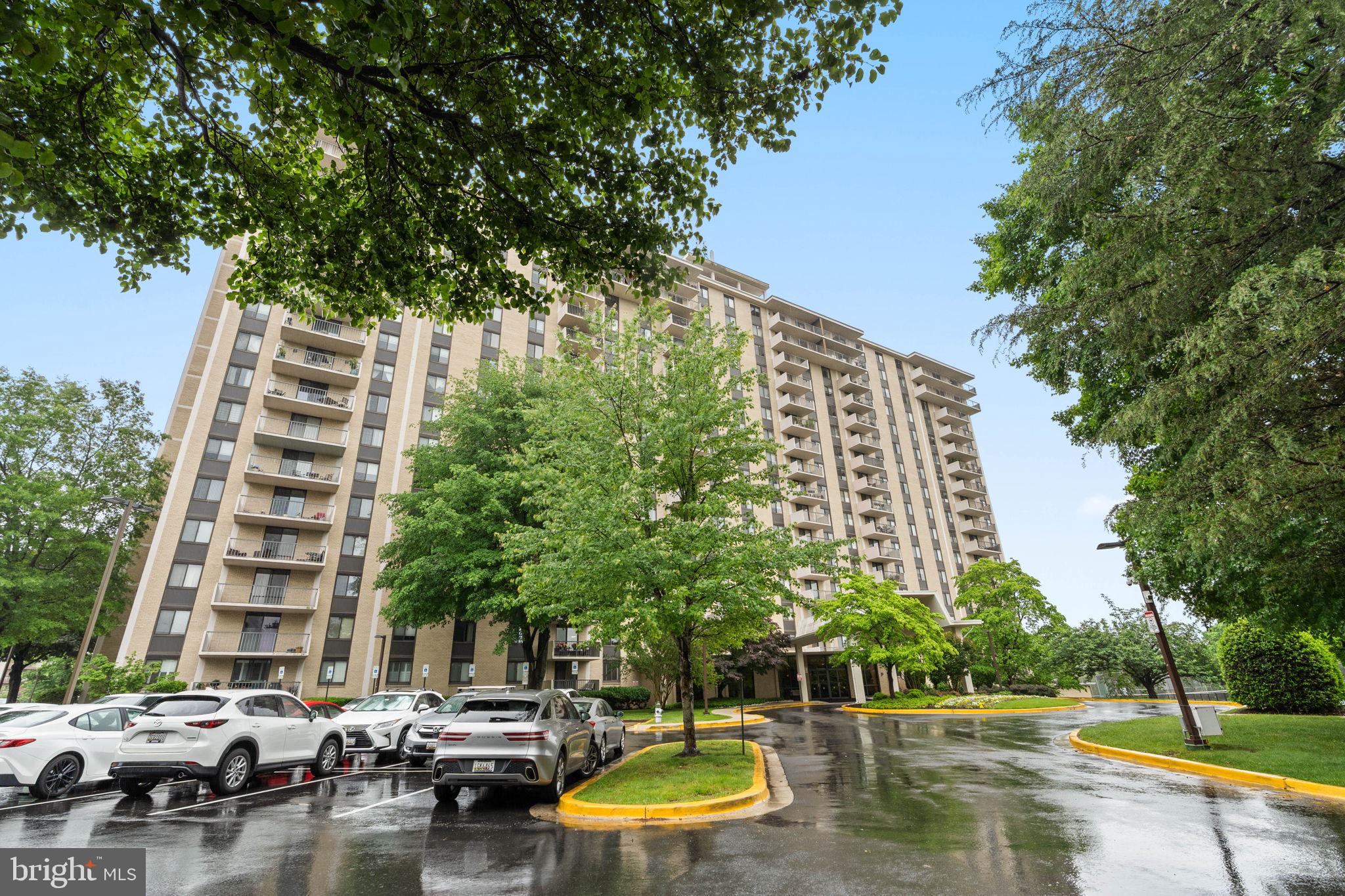 WESTLAKE TOWERS - Residential