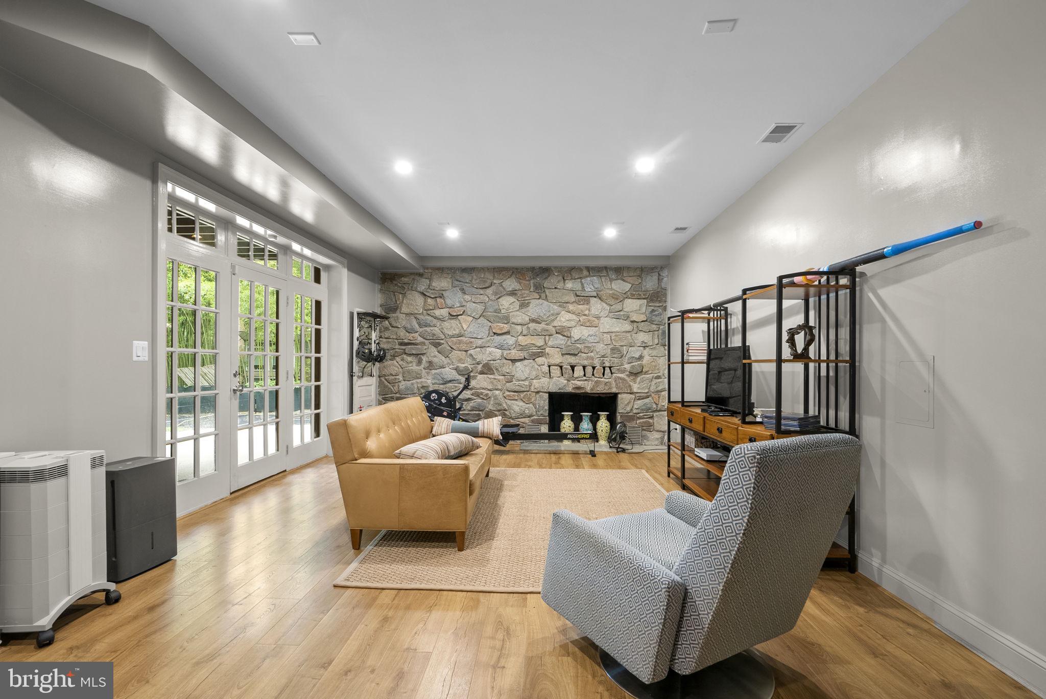 CABIN JOHN PARK - Residential