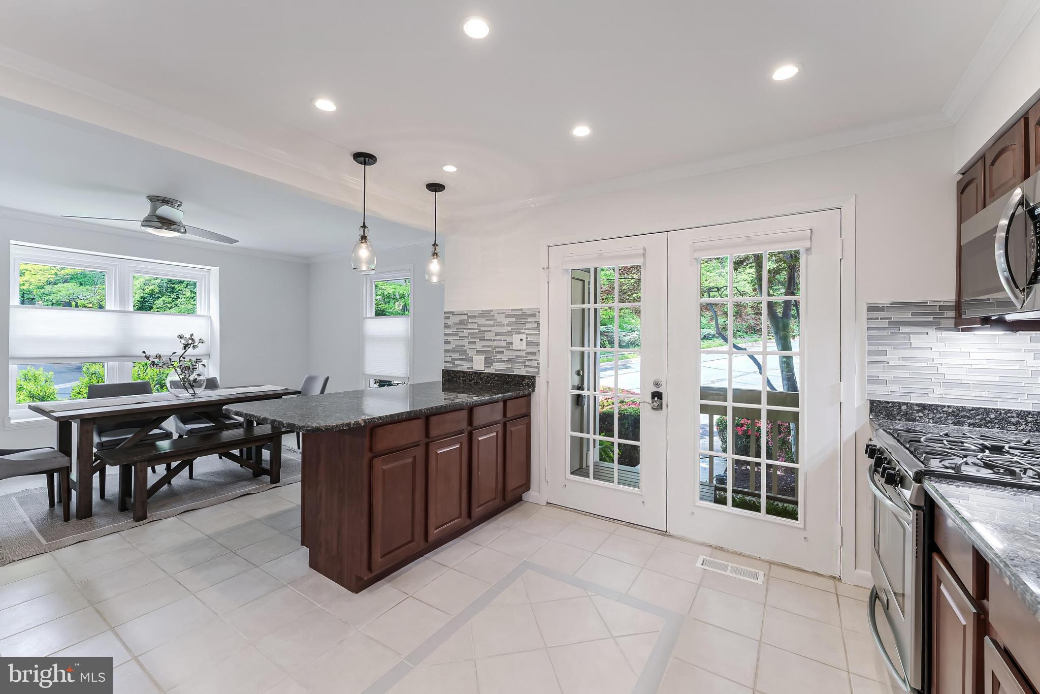 MALLARDS LANDING - Residential
