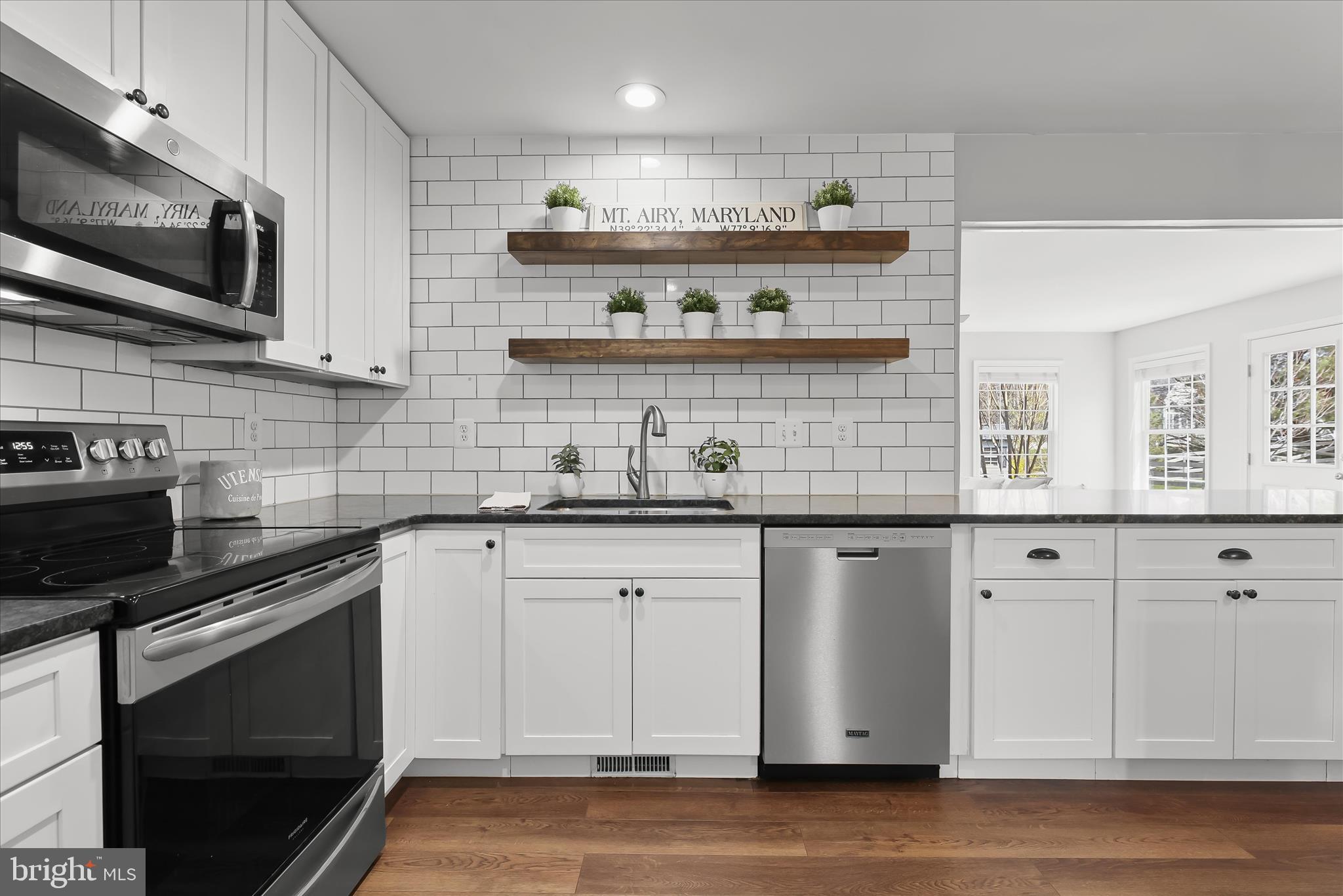 SUMMIT RIDGE - Residential
