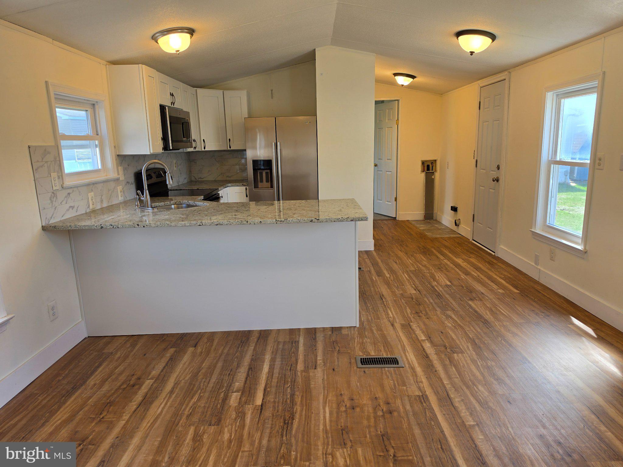 NEIGHBORS OF CREEKVIEW COURT - Residential