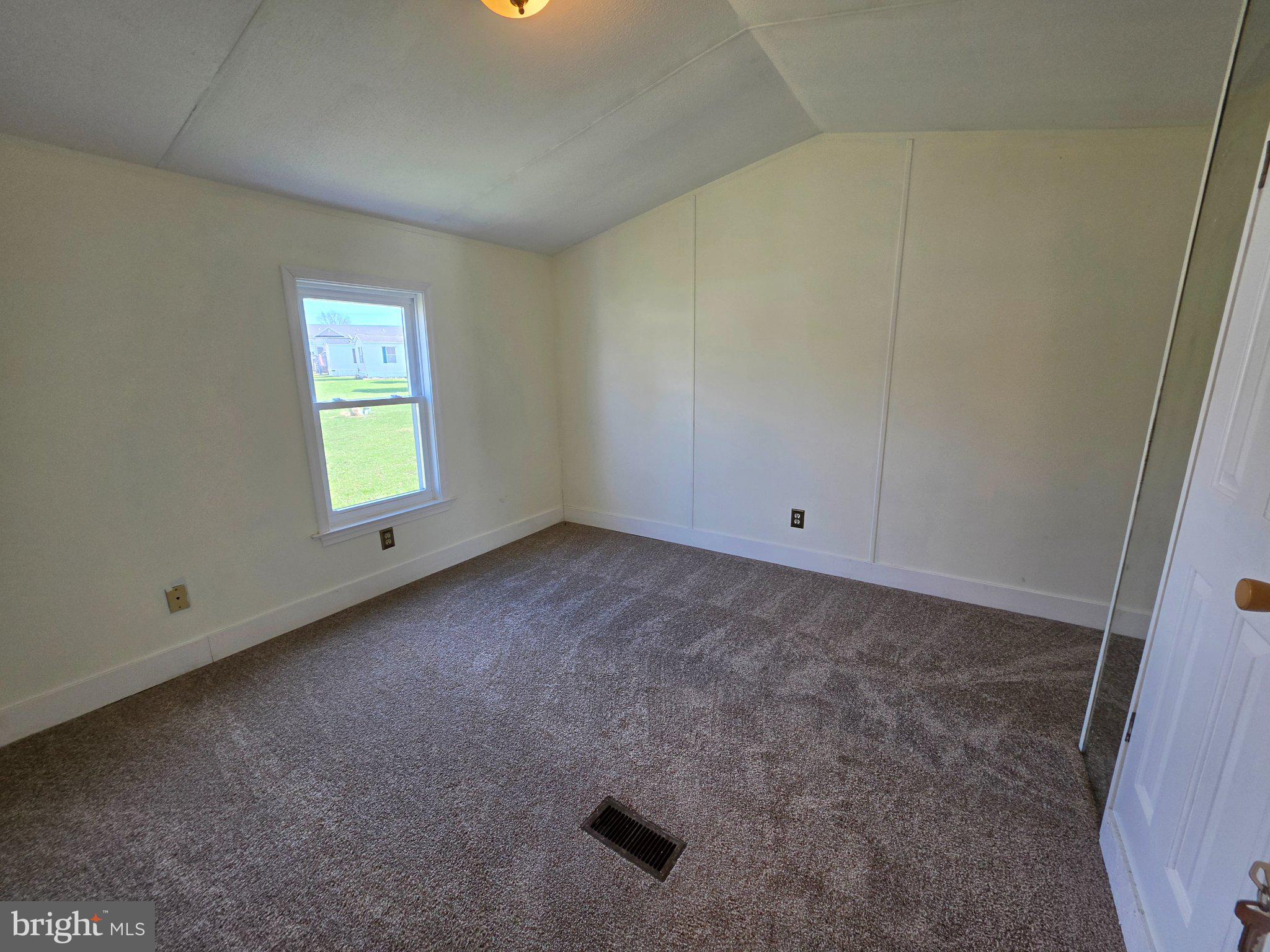 NEIGHBORS OF CREEKVIEW COURT - Residential