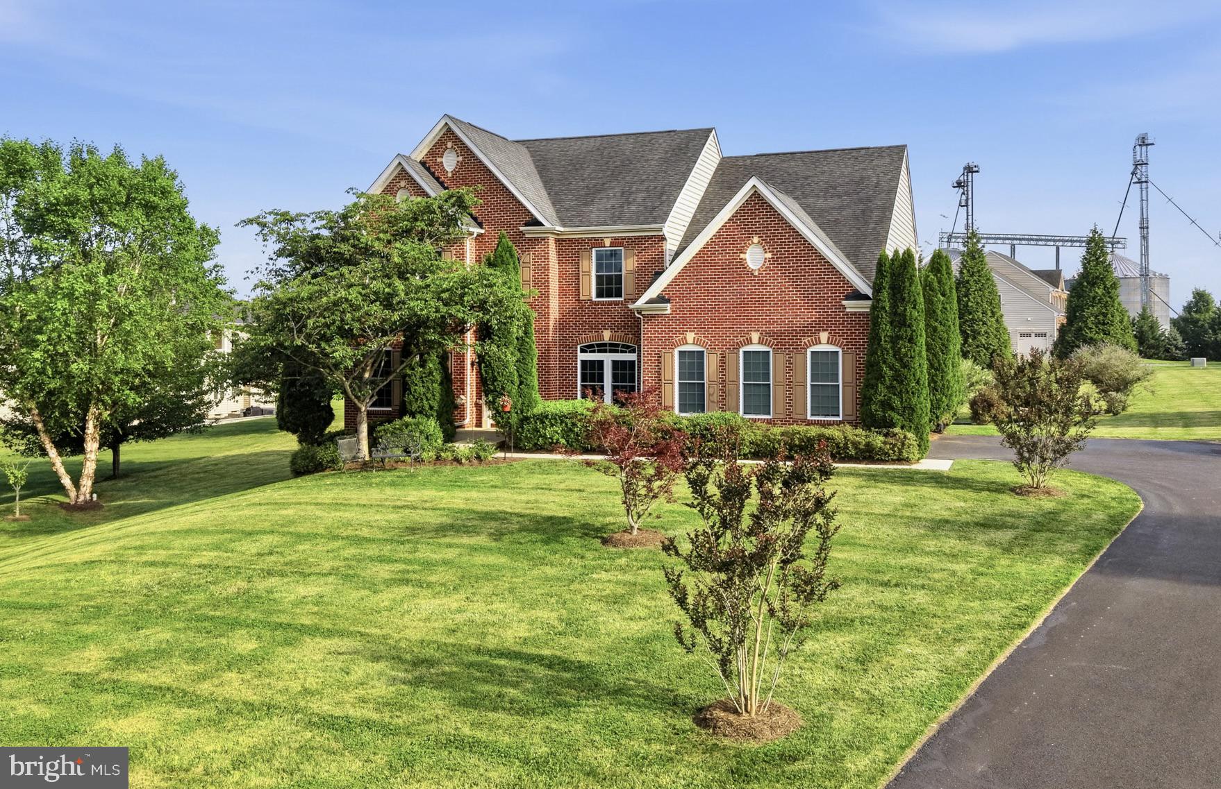 WARFIELD ESTATES - Residential