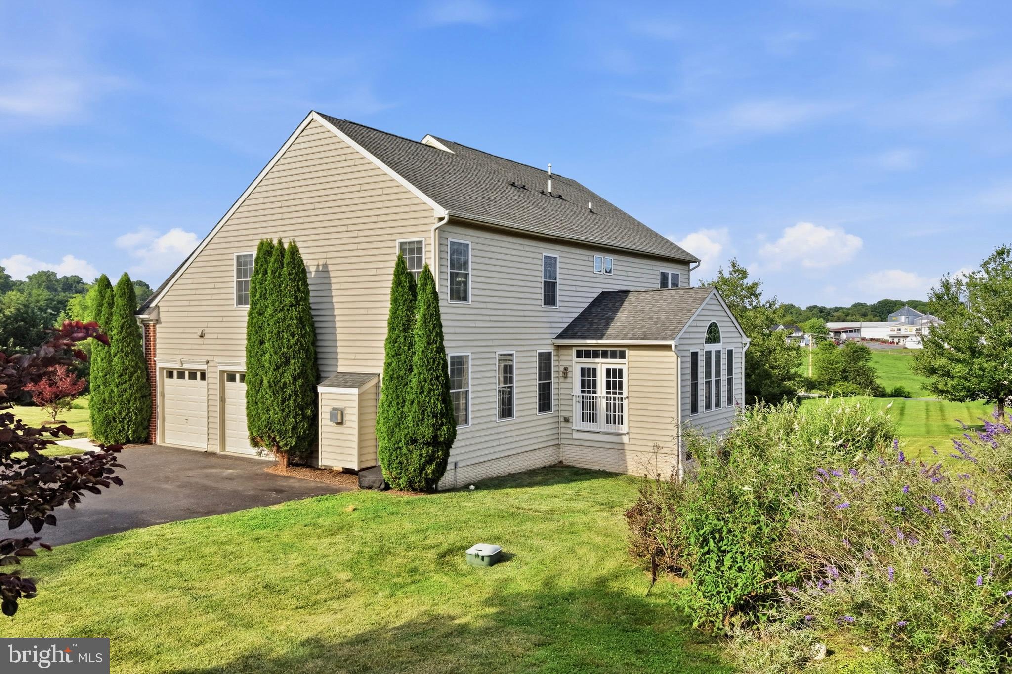 WARFIELD ESTATES - Residential