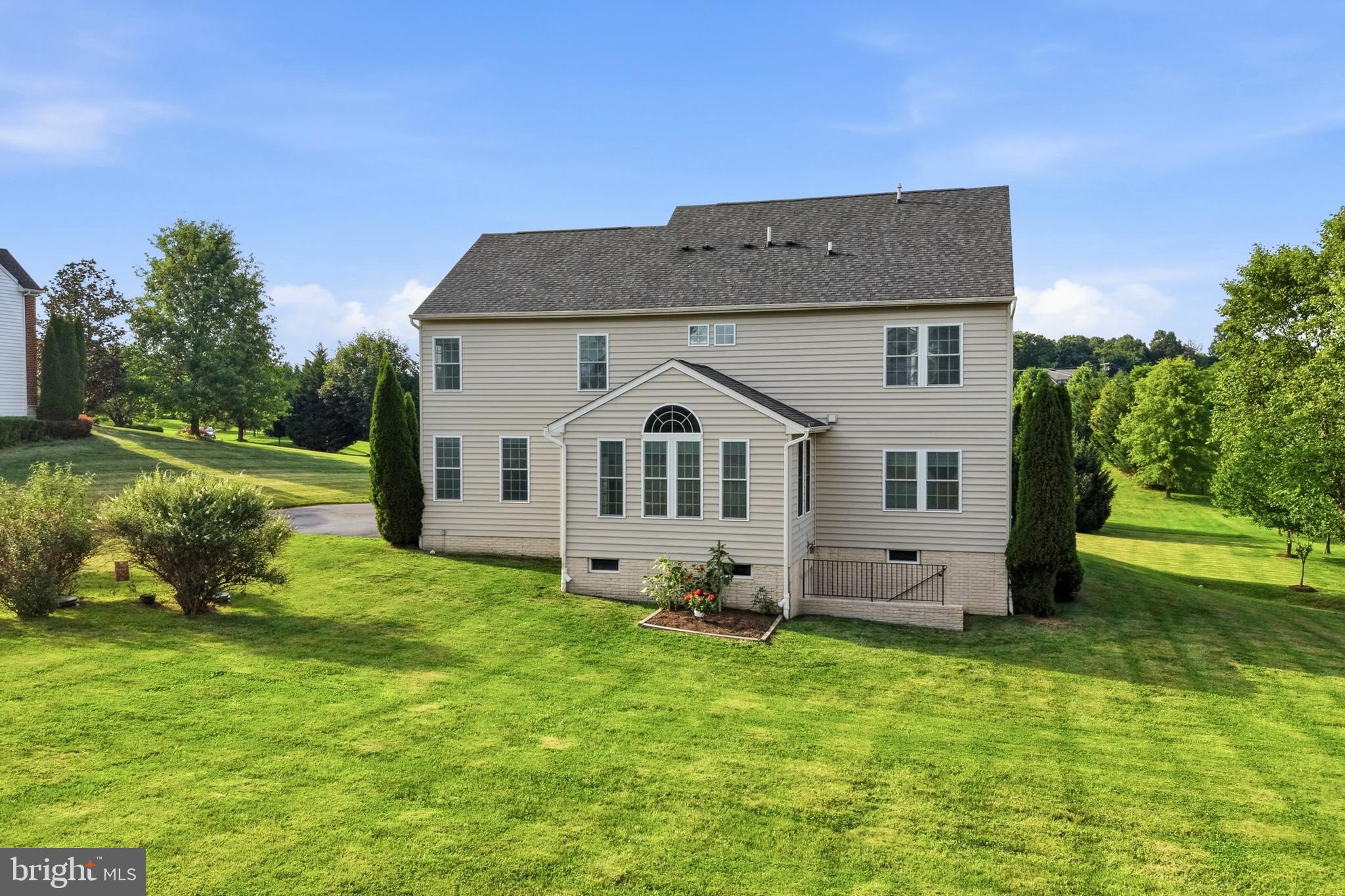 WARFIELD ESTATES - Residential
