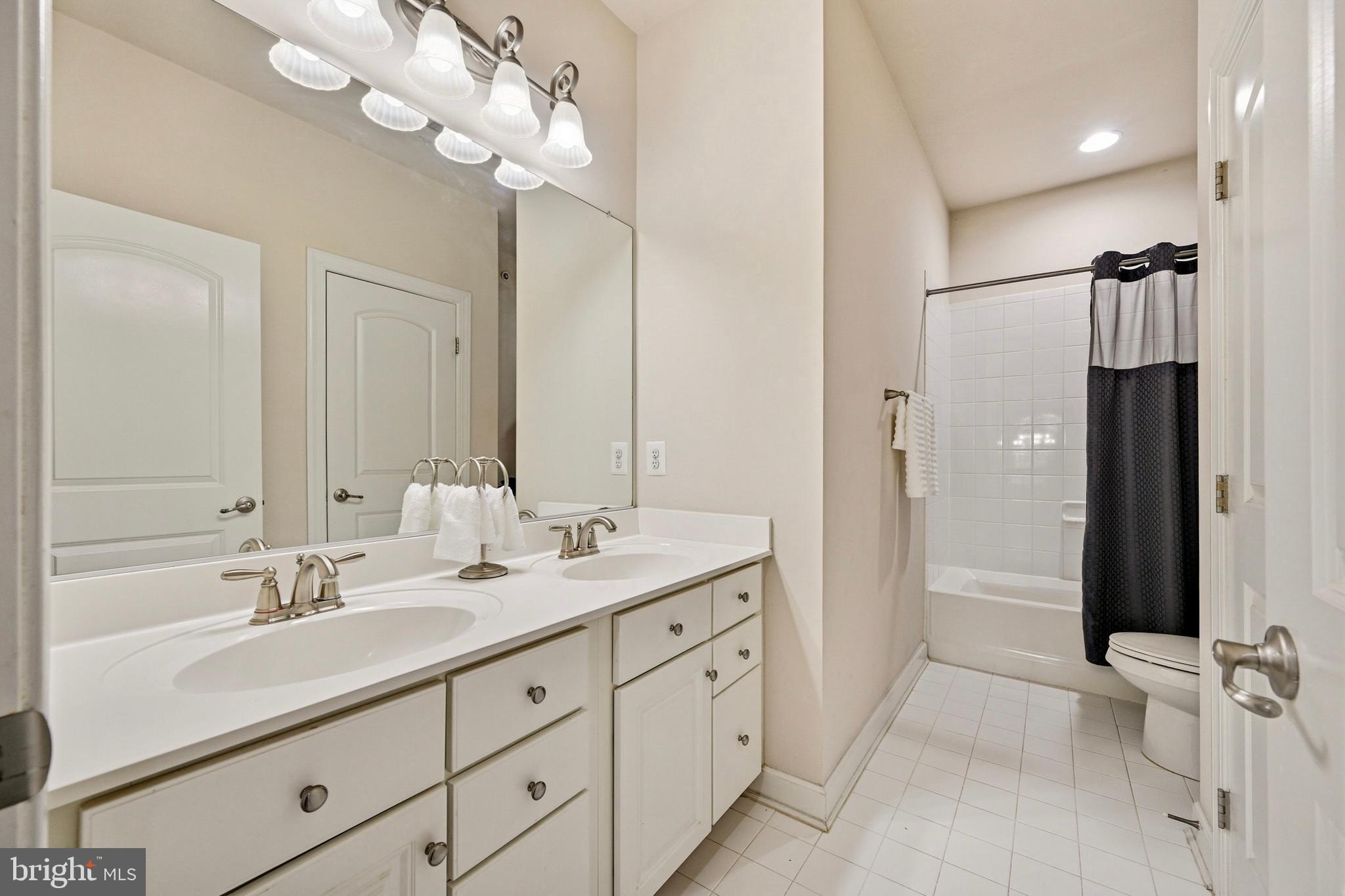 WARFIELD ESTATES - Residential