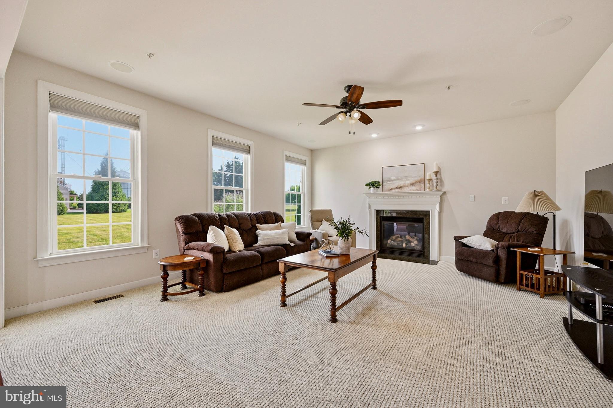 WARFIELD ESTATES - Residential
