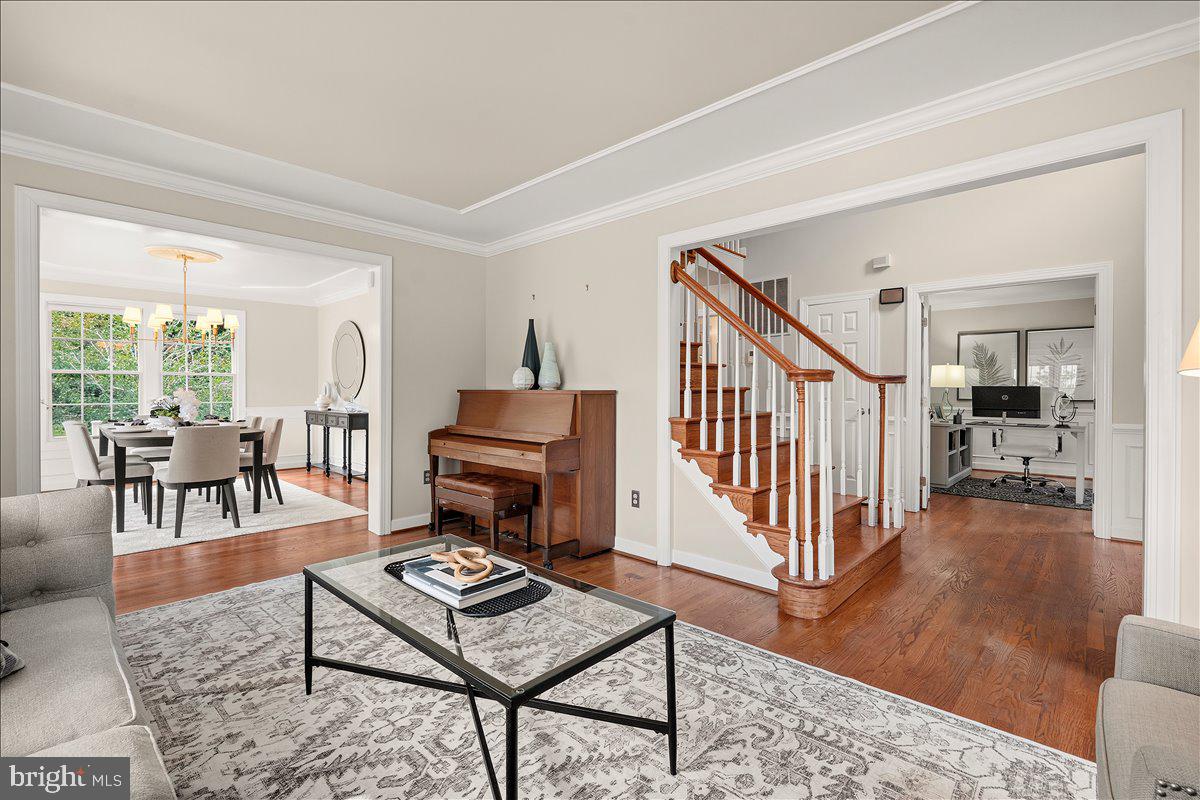 LAYTONSVILLE KNOLLS - Residential