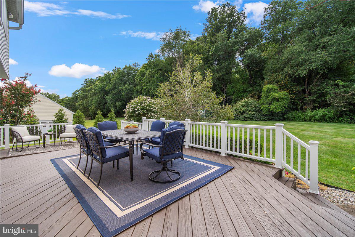LAYTONSVILLE KNOLLS - Residential