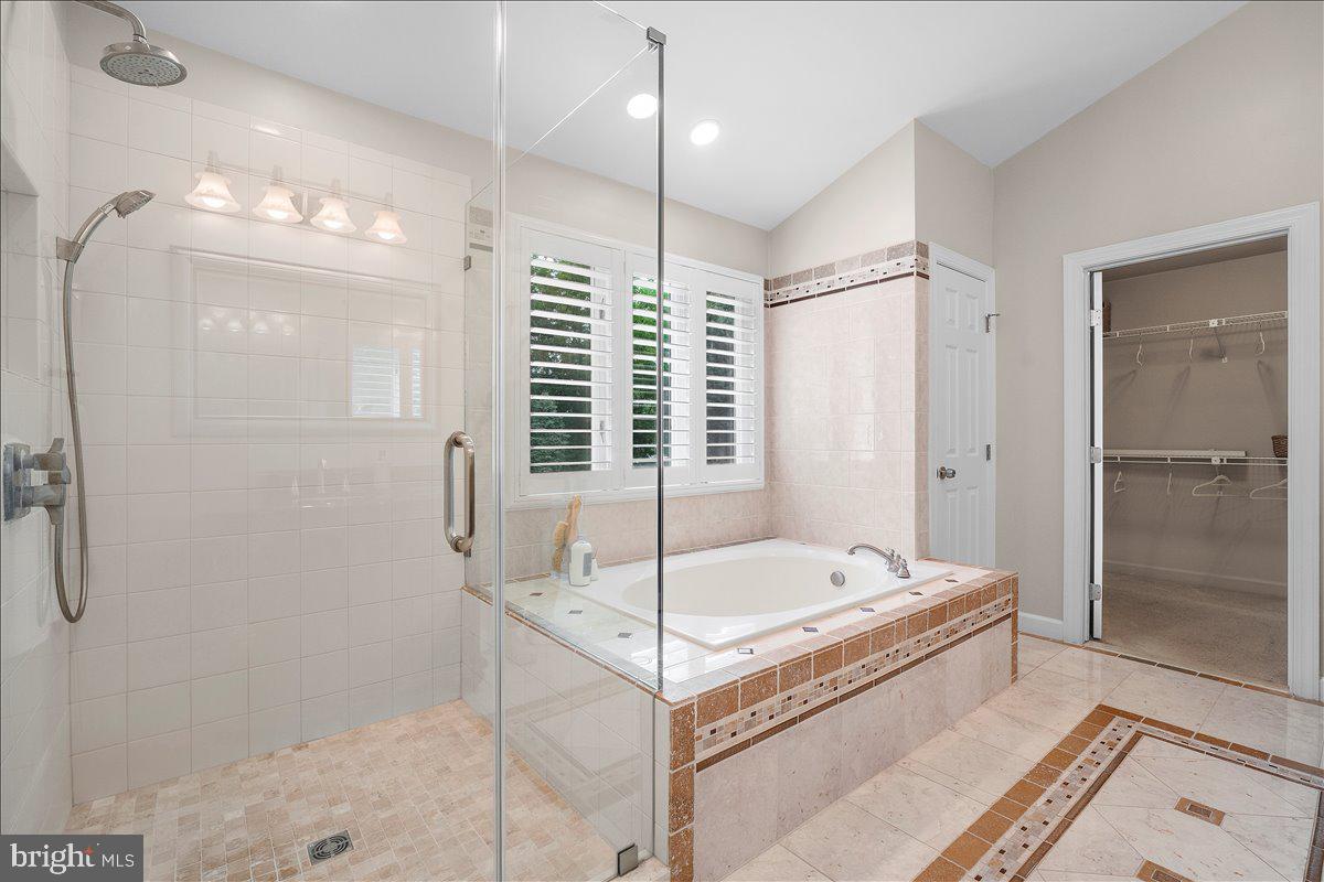 LAYTONSVILLE KNOLLS - Residential