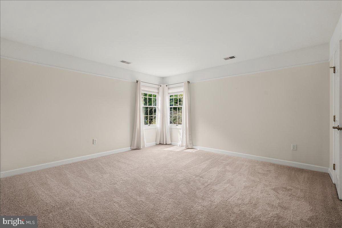 LAYTONSVILLE KNOLLS - Residential