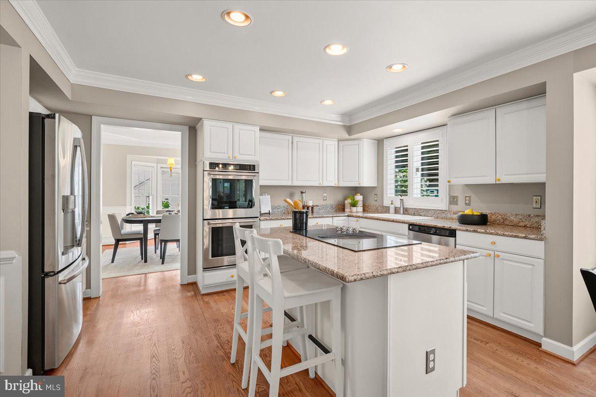 LAYTONSVILLE KNOLLS - Residential